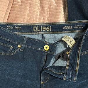 DL1961 Mid-Rise Skinny Ankle Jeans